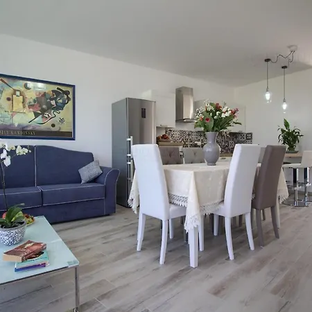 Lägenhet Leuca Homes By Lovesud