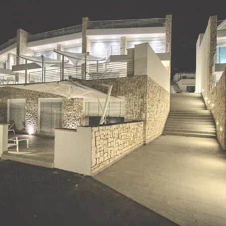 Jacuzzi Homes By Lovesud Apartment *