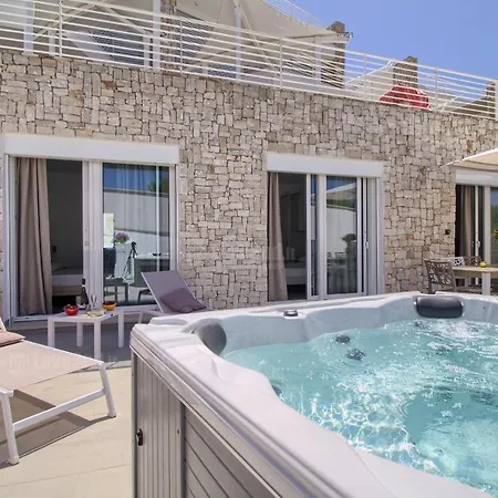 Apartment Jacuzzi Homes By Lovesud