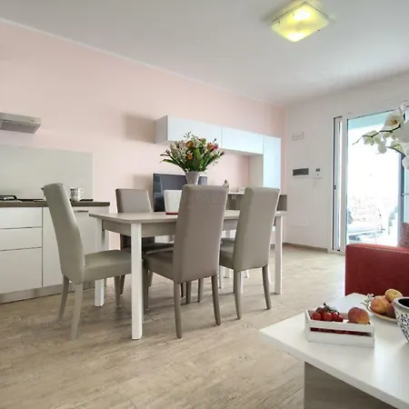 Apartment Jacuzzi Homes By Lovesud